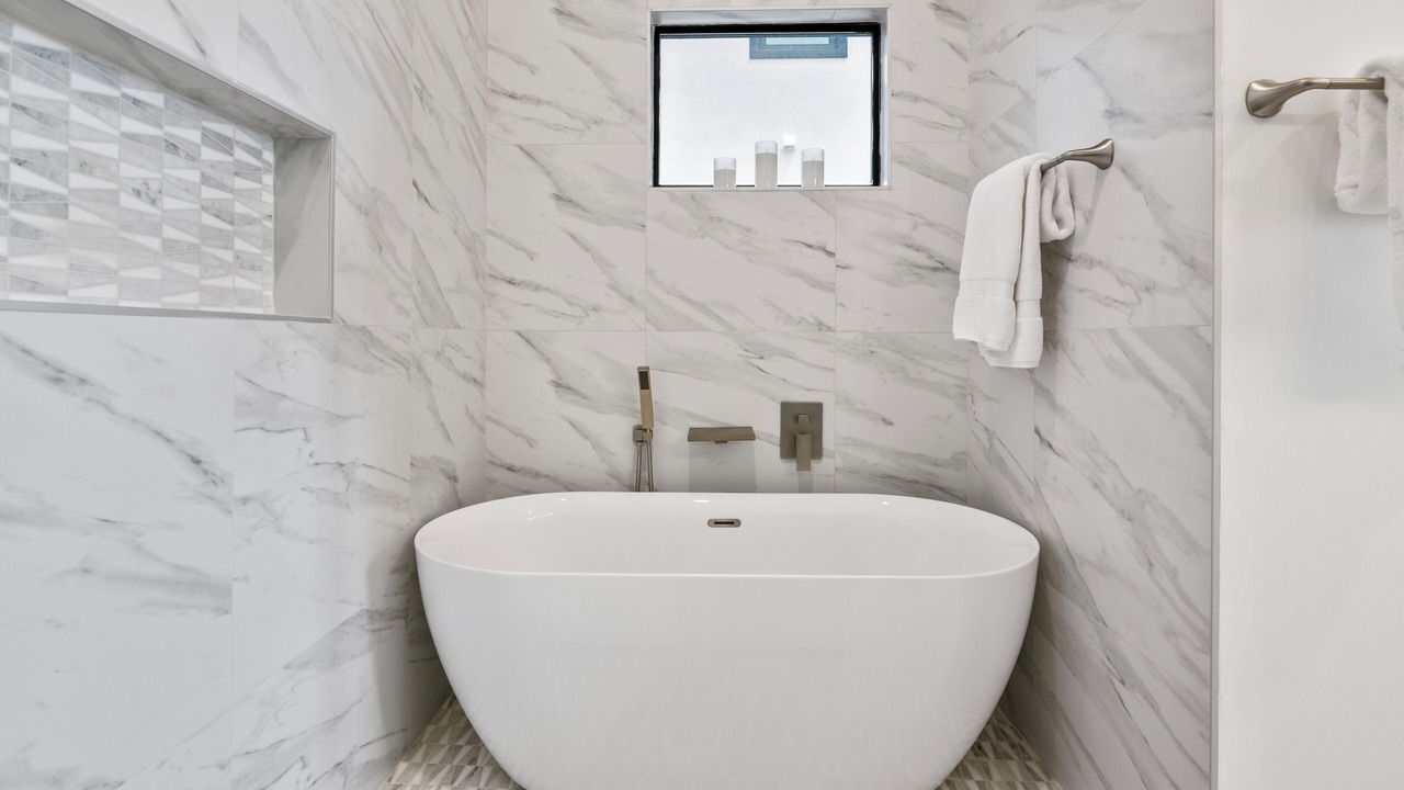 Photo of Bathroom in Tar Bay