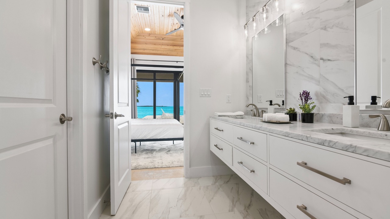 Photo of Bathroom in Tar Bay