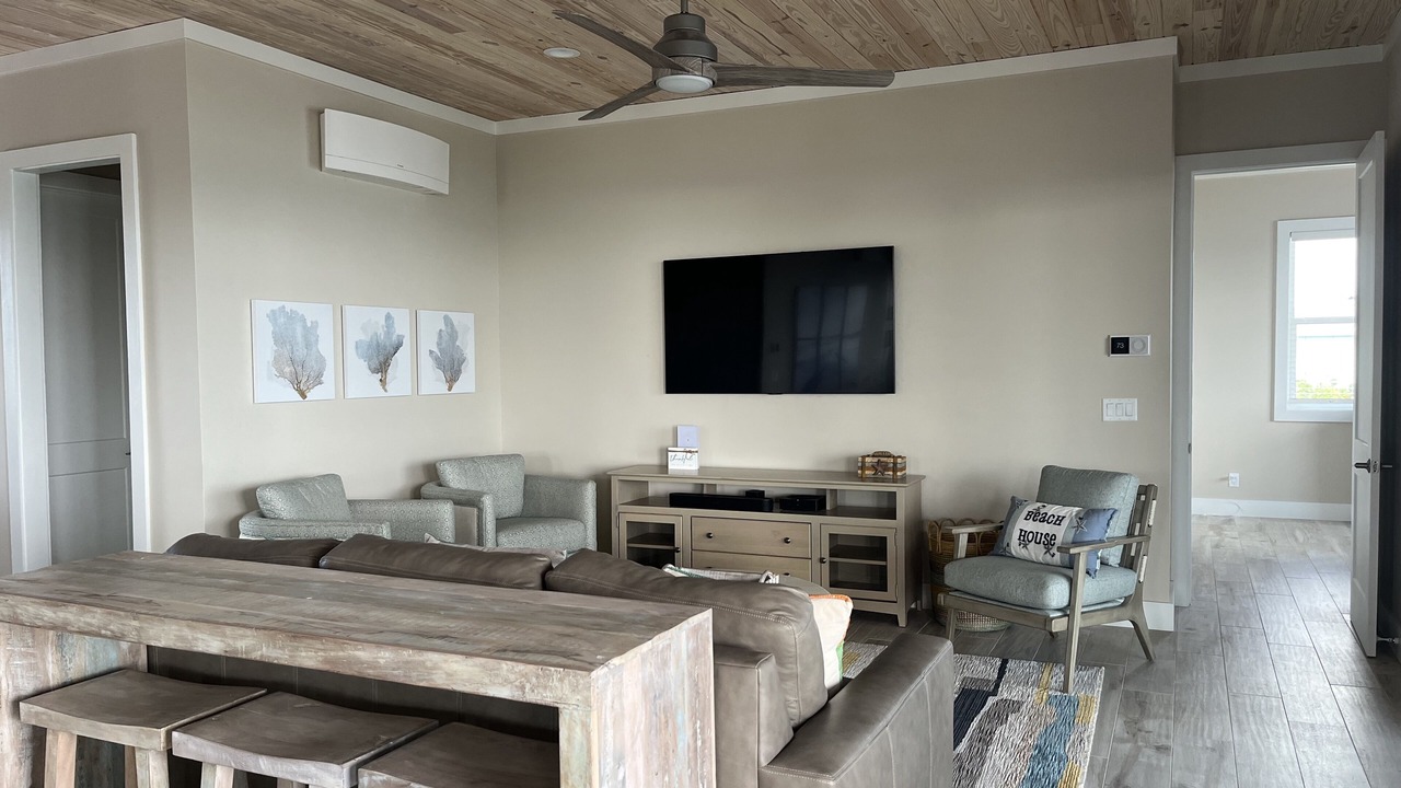 Photo of Livingroom in Green Turtle Cay
