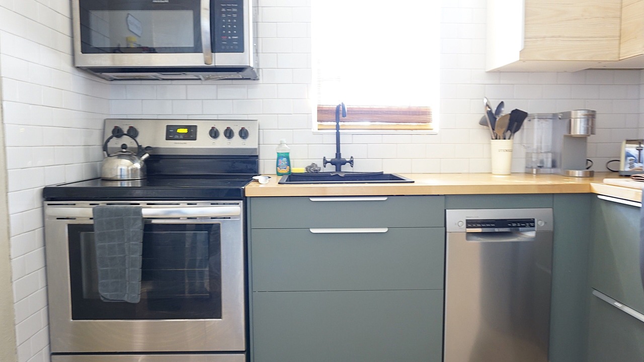 Photo of Kitchen in Coral Harbour