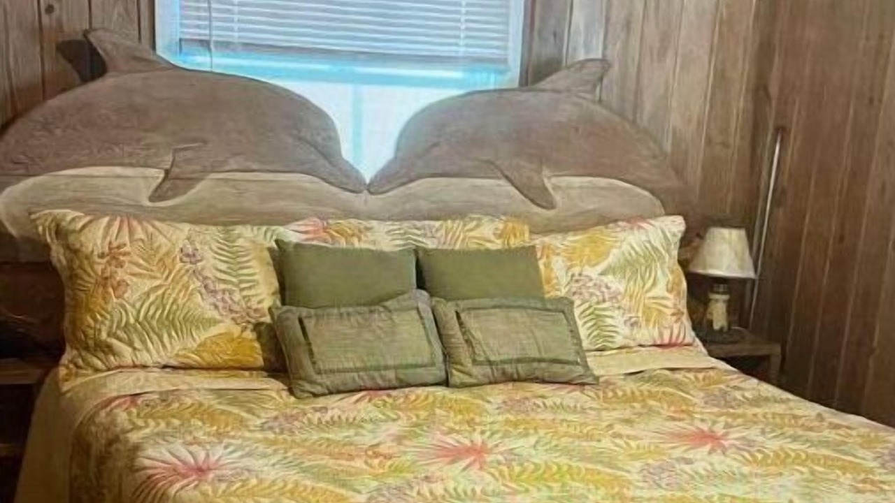 Photo of Bedroom in Man O War Cay