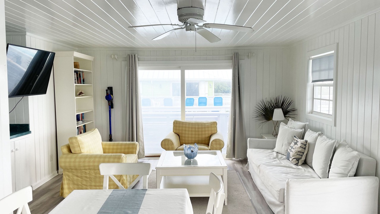 Photo of Livingroom in Hope Town