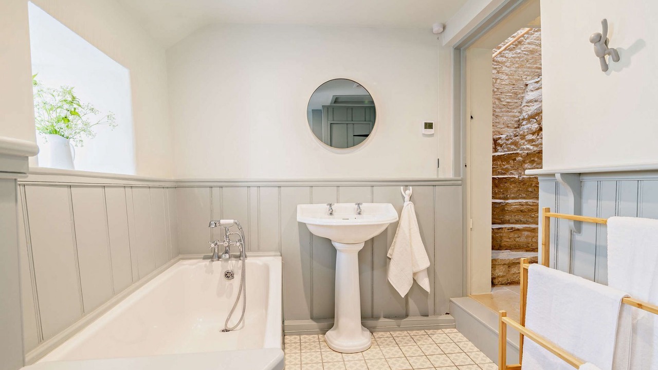 Photo of Bathroom in Rendcomb