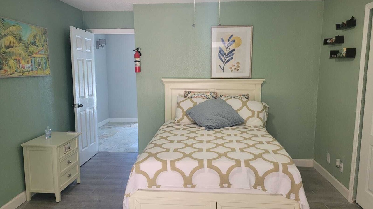 Photo of Bedroom in Bahamas Terrace