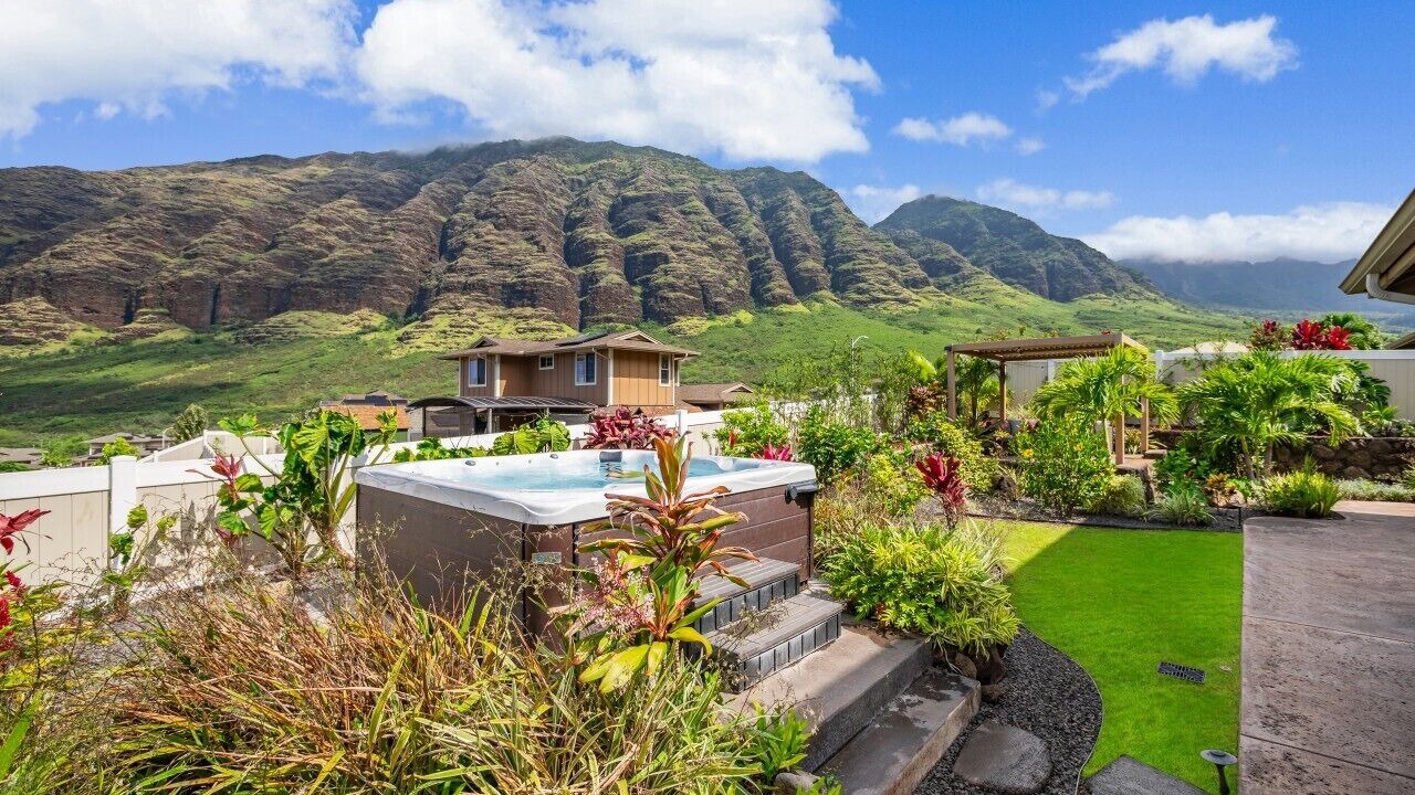 Photo of Outdoor in Makaha Valley