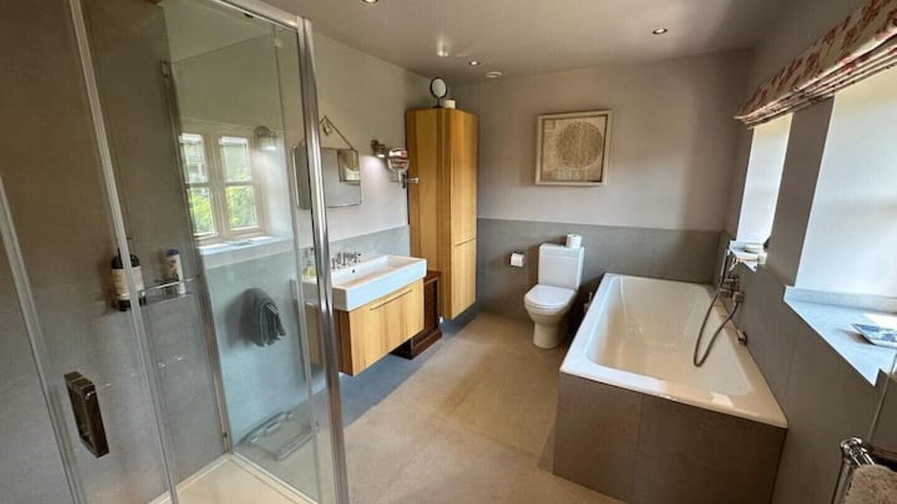 Photo of Bathroom in Souldern