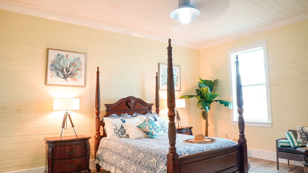Photo of Bedroom in Bahama Palm Shores