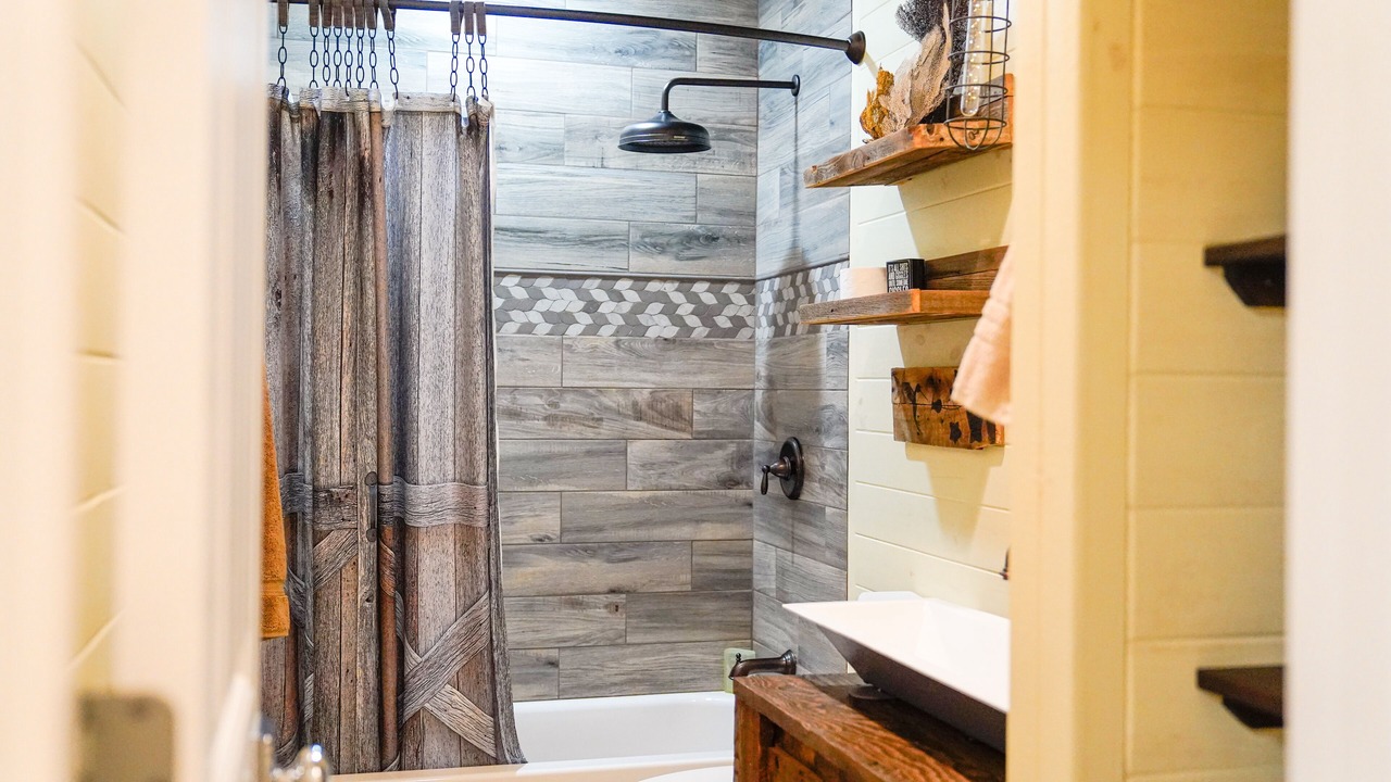 Photo of Bathroom in Bahama Palm Shores