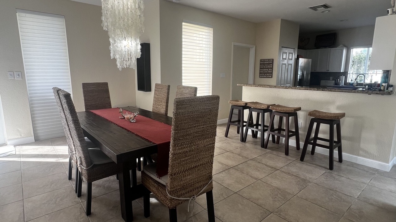 Photo of Livingroom in Bailey Town