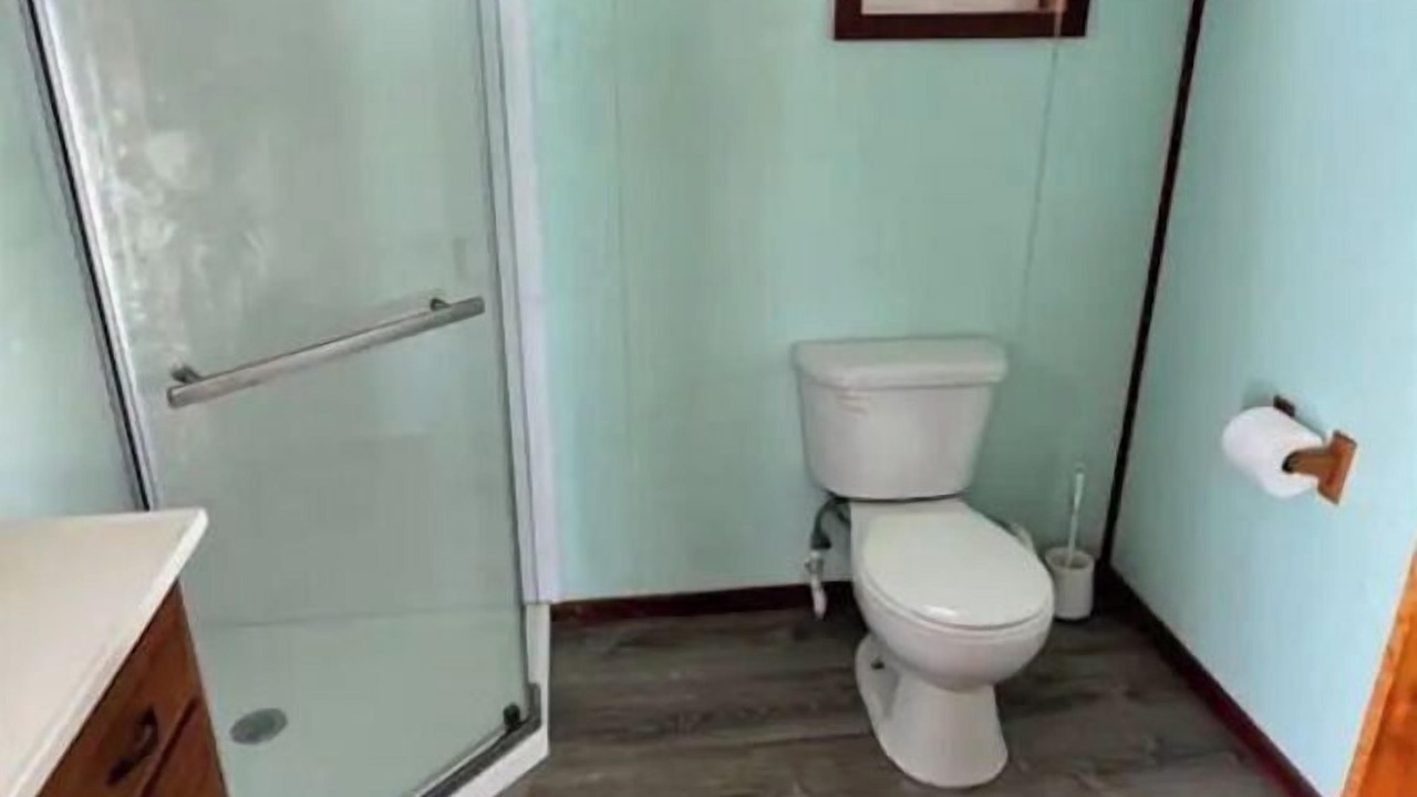 Photo of Bathroom in Green Turtle Cay