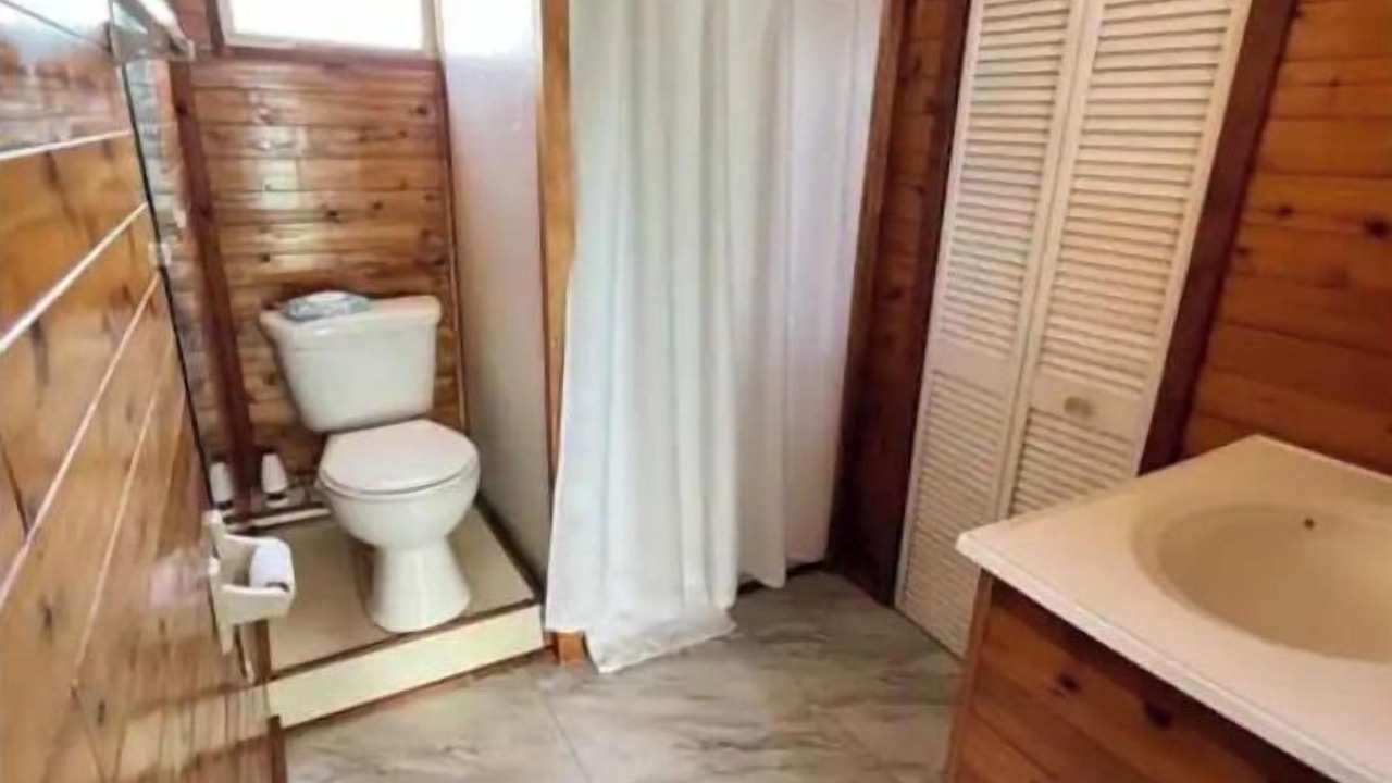 Photo of Bathroom in Green Turtle Cay