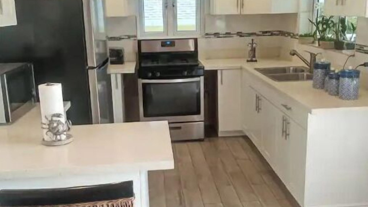 Photo of Kitchen in Great Harbour Cay