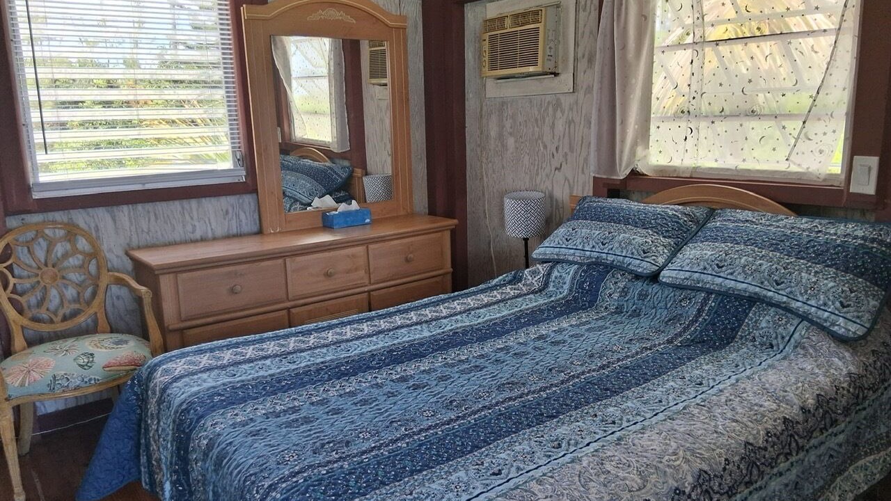 Photo of Bedroom in Bahama Palm Shores