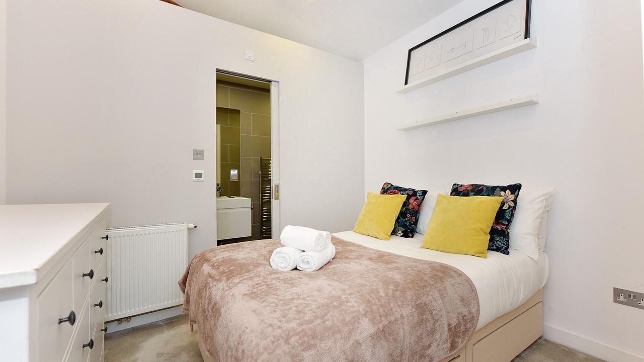 Photo of Bedroom in Courtfield
