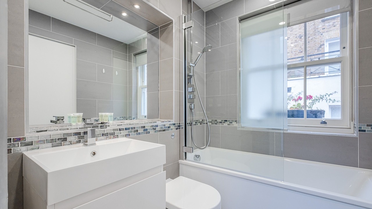 Photo of Bathroom in Courtfield