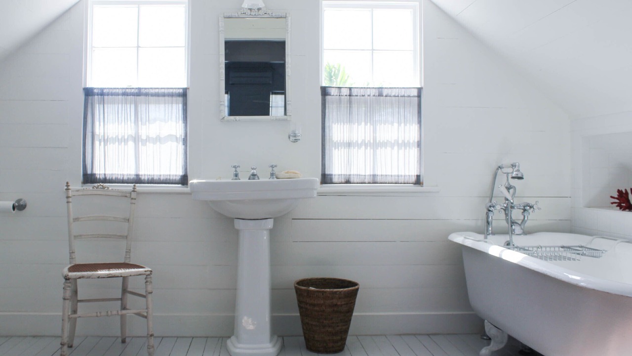 Photo of Bathroom in Dunmore Town