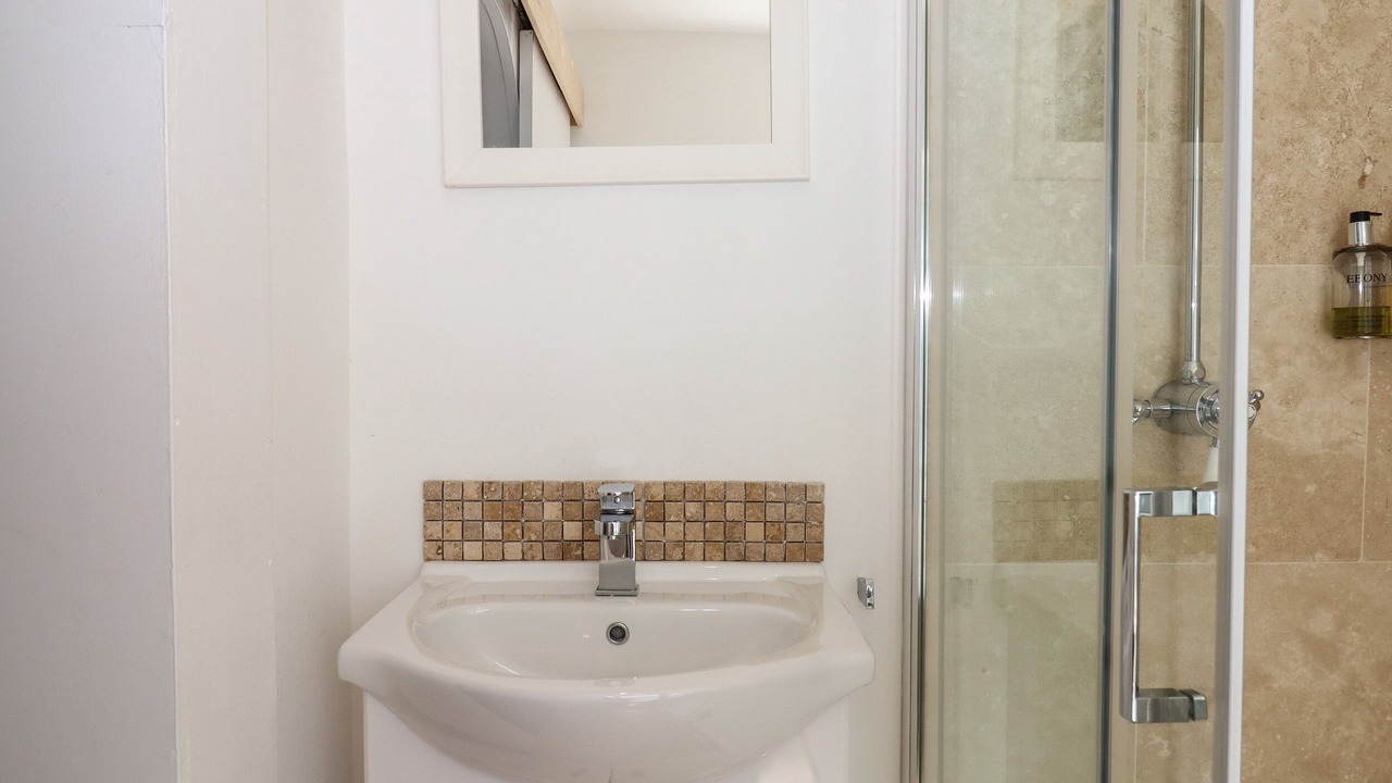 Photo of Bathroom in Babbacombe