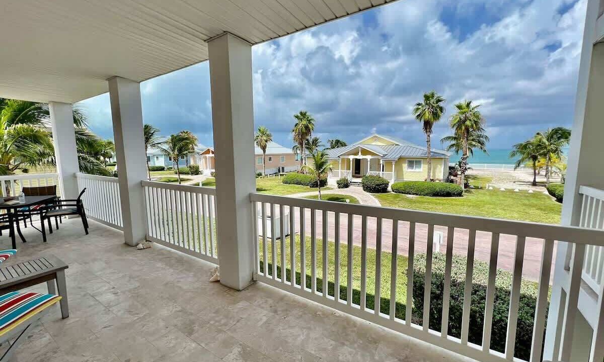 Photo of Patio Balcony in Alice Town