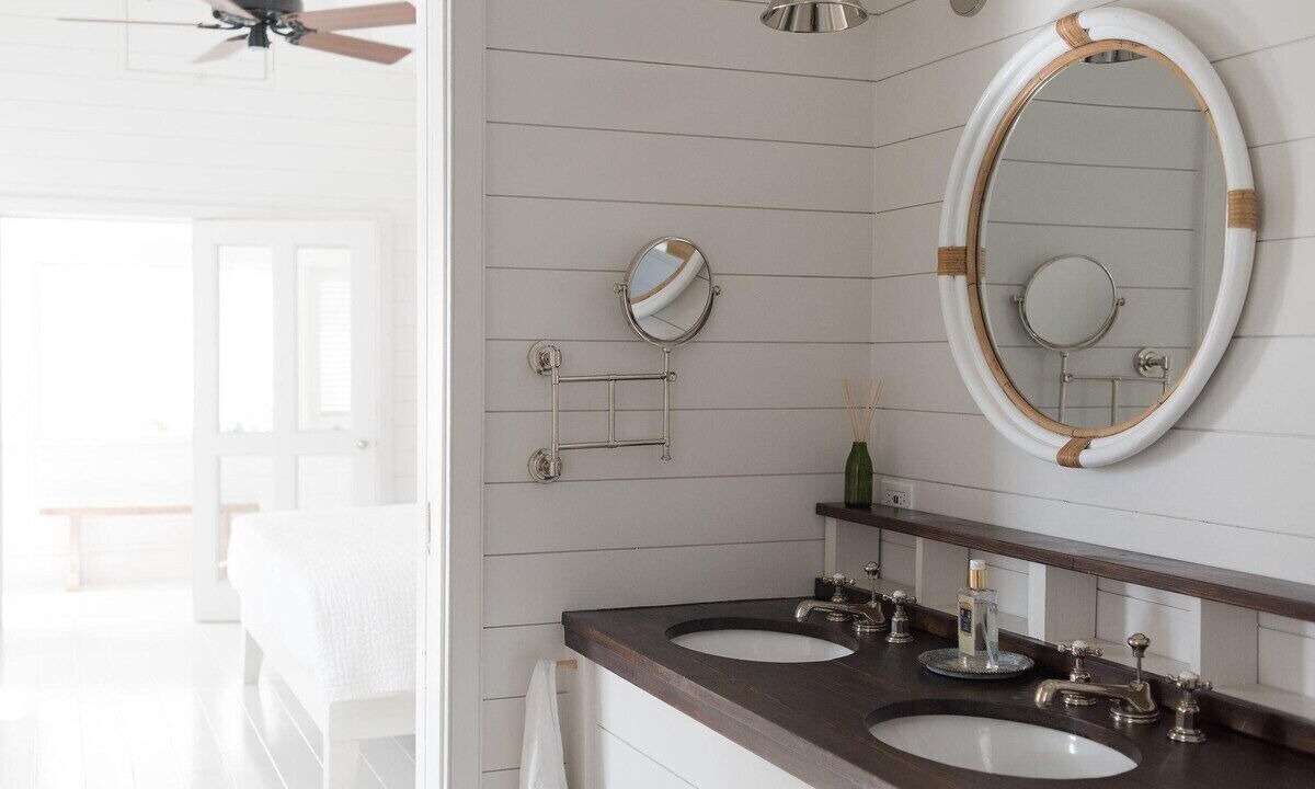 Photo of Bathroom in Dunmore Town