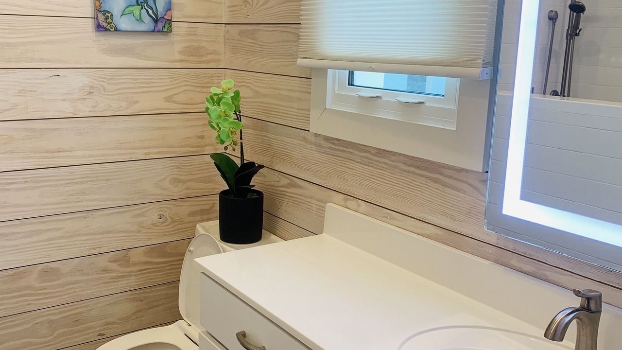 Photo of Bathroom in Lubbers Quarters Cay