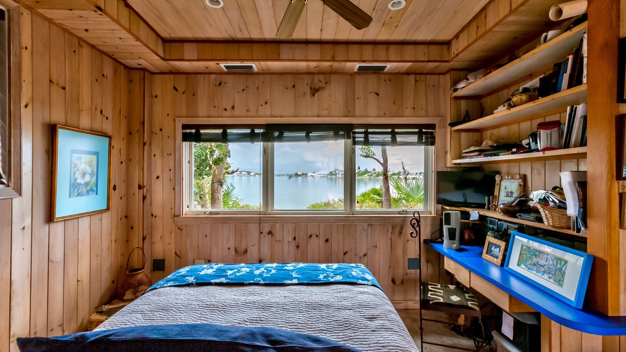 Photo of Bedroom in Lubbers Quarters Cay