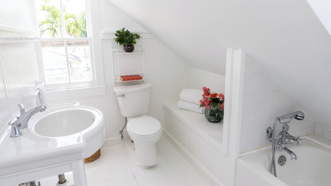 Photo of Bathroom in Dunmore Town