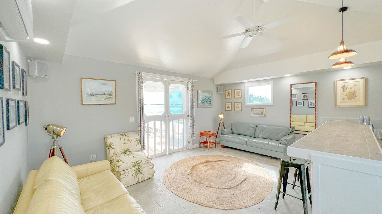 Photo of Livingroom in Spanish Wells