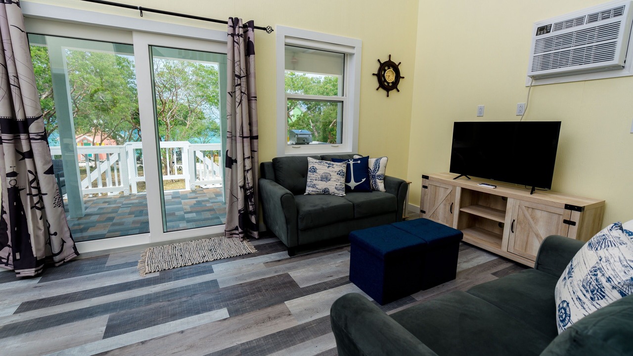 Photo of Livingroom in Spanish Wells
