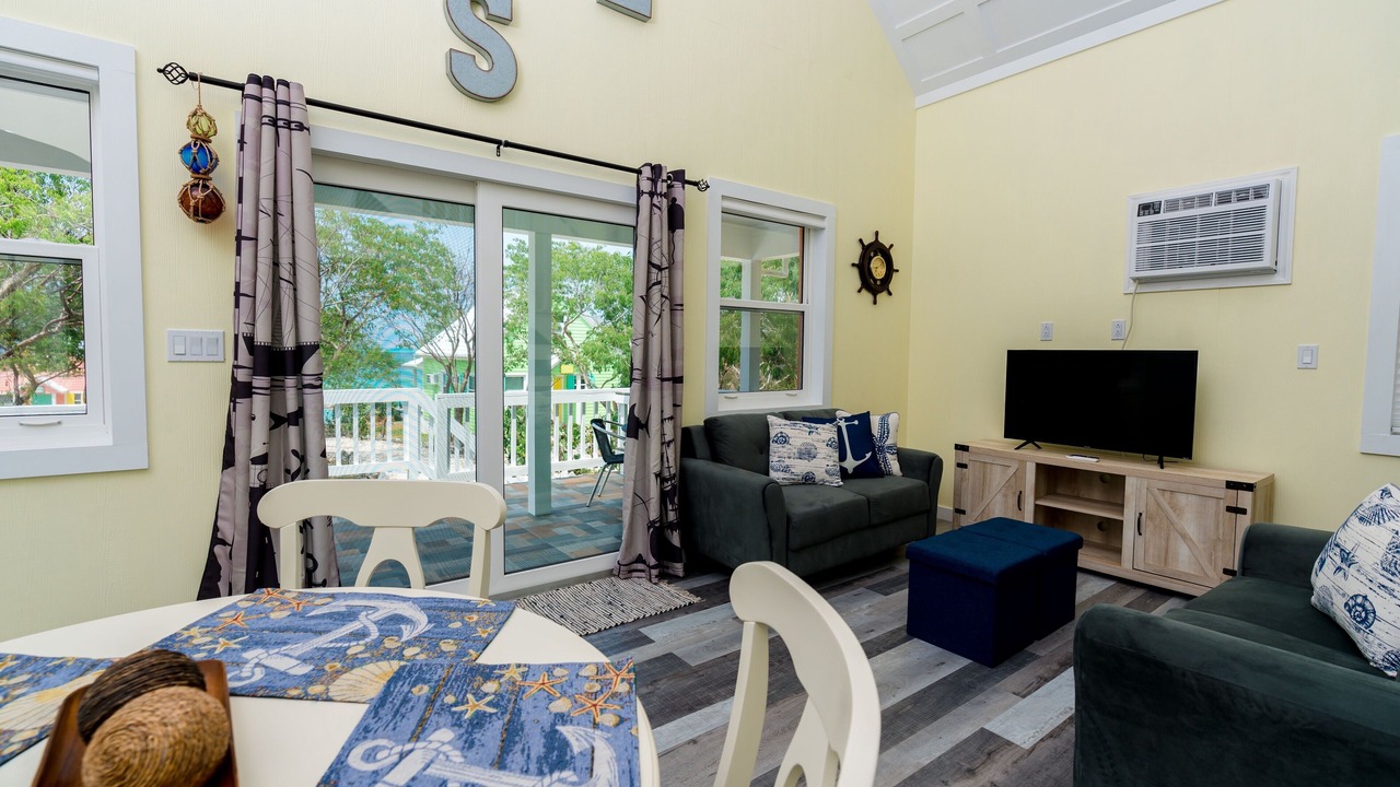 Photo of Livingroom in Spanish Wells