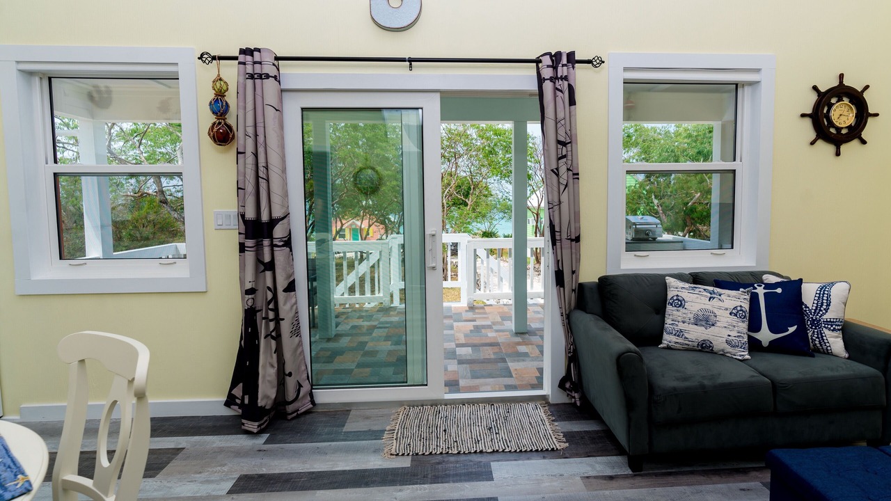 Photo of Livingroom in Spanish Wells