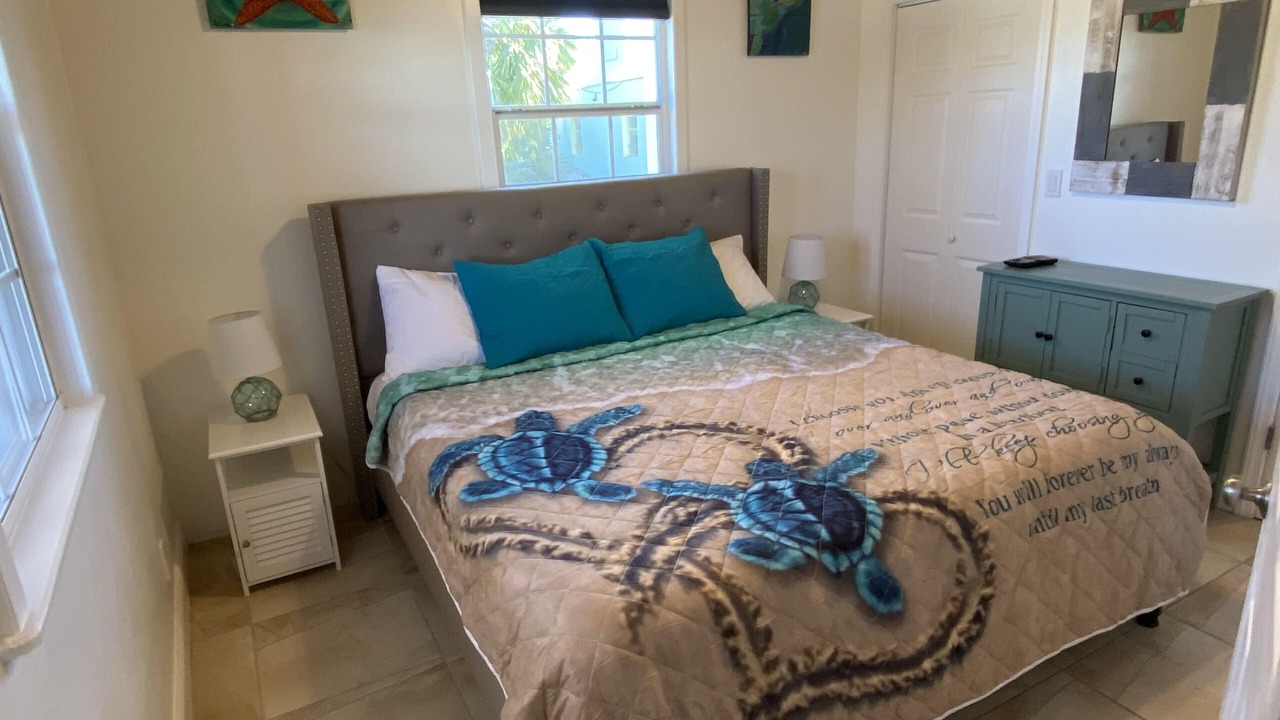Photo of Bedroom in Spanish Wells