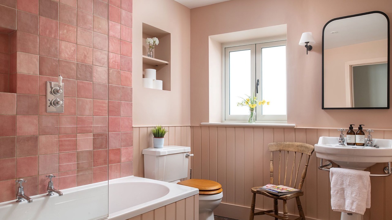Photo of Bathroom in Middle Assendon