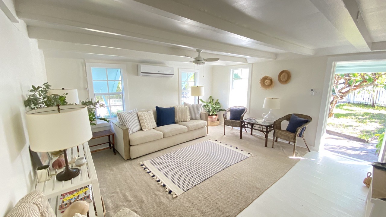 Photo of Livingroom in Dunmore Town