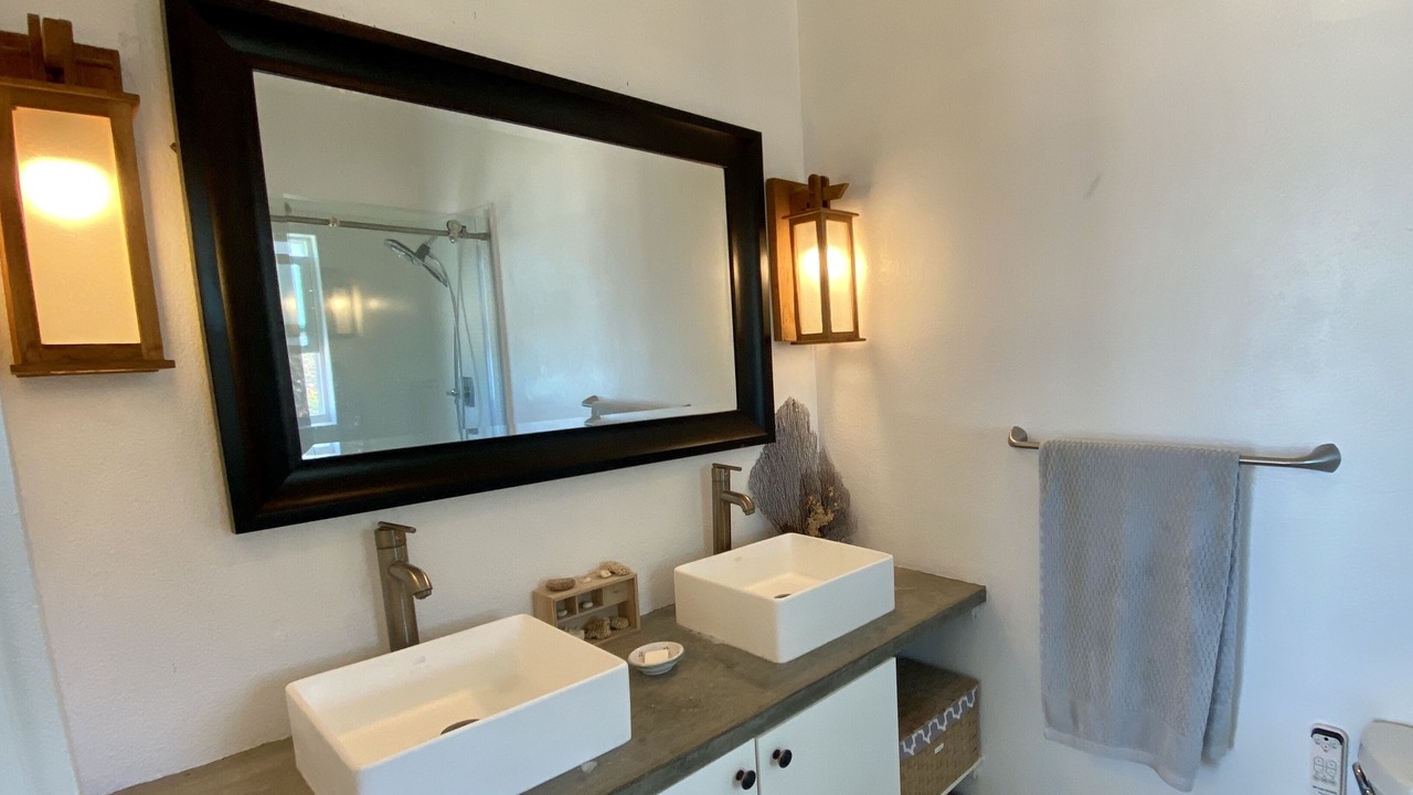 Photo of Bathroom in Eleuthera and Harbour Island