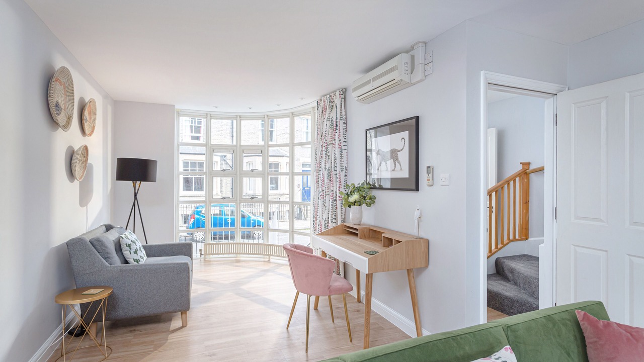 Photo of Livingroom in Cambridge City Centre