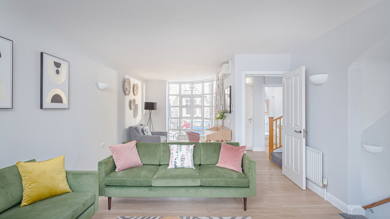 Photo of Livingroom in Cambridge City Centre