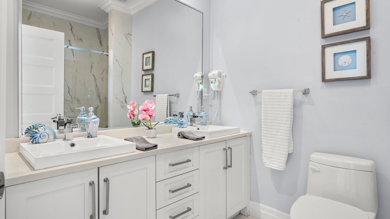 Photo of Bathroom in Palm Cay