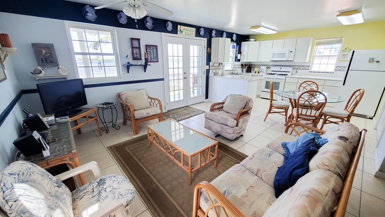 Photo of Livingroom in Spanish Wells