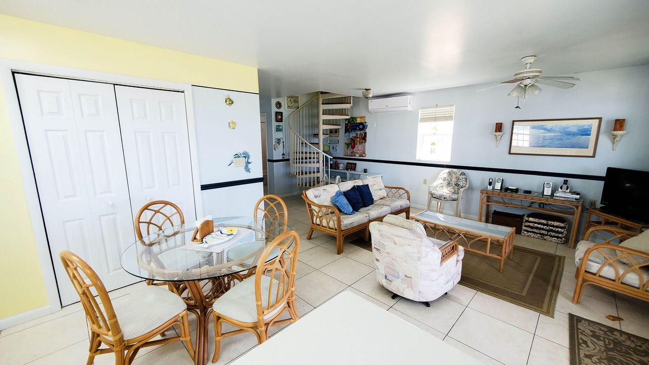 Photo of Livingroom in Spanish Wells