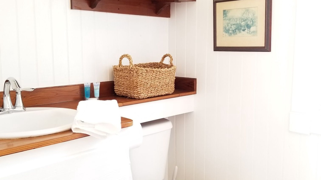 Photo of Bathroom in Dunmore Town