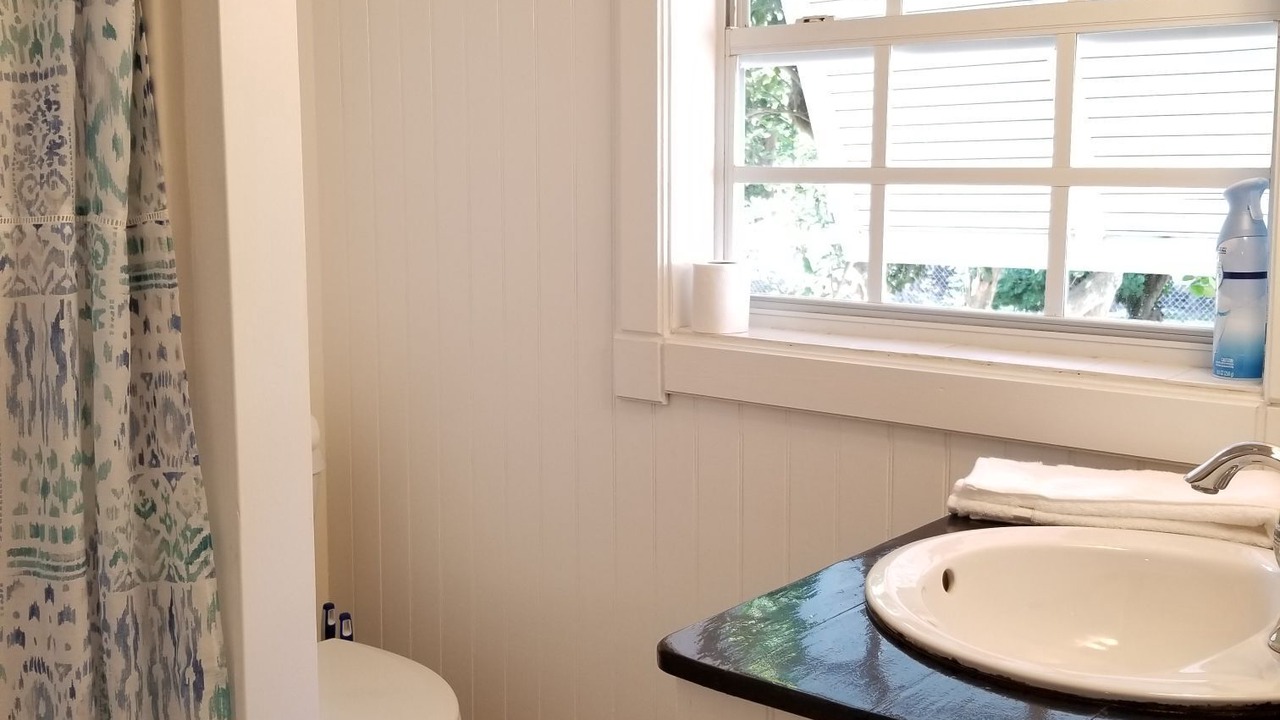 Photo of Bathroom in Dunmore Town