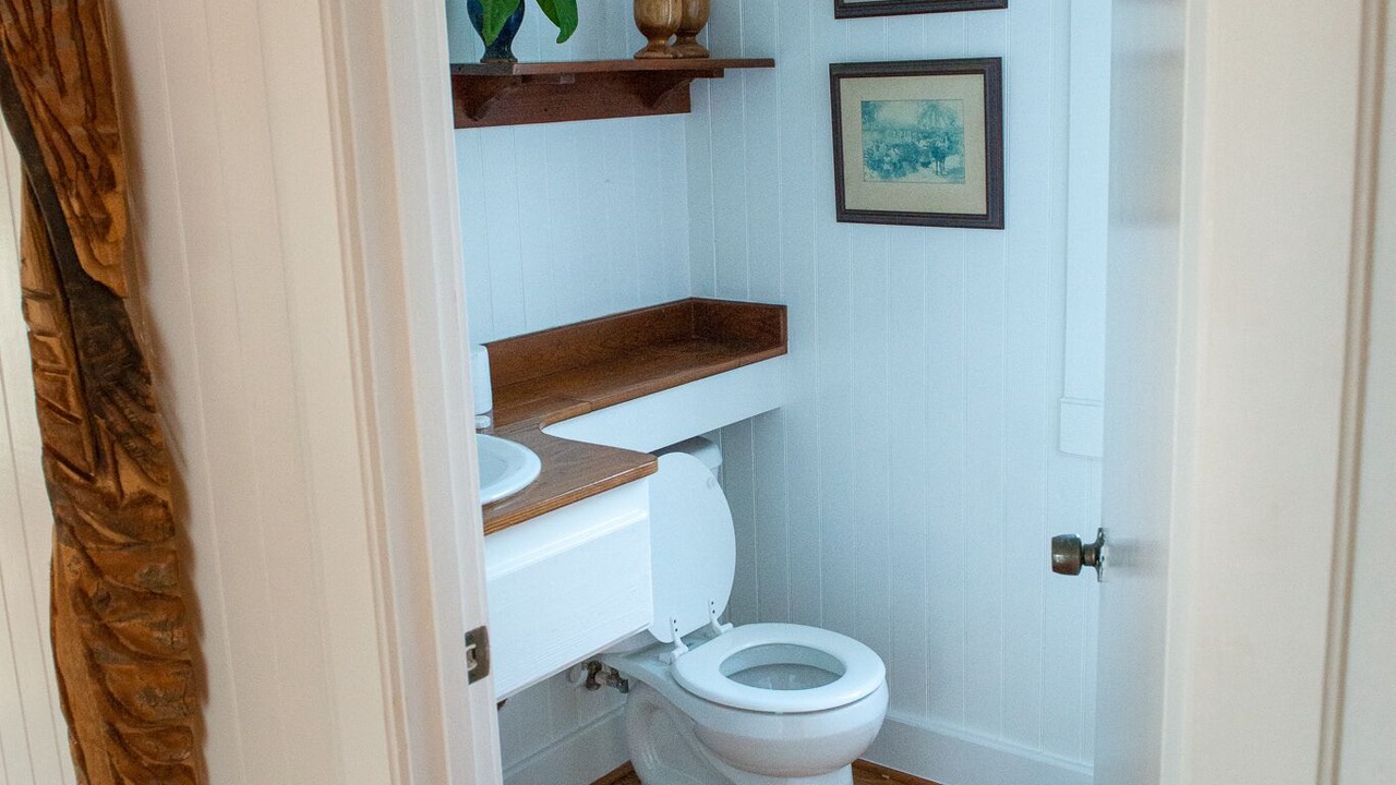 Photo of Bathroom in Dunmore Town