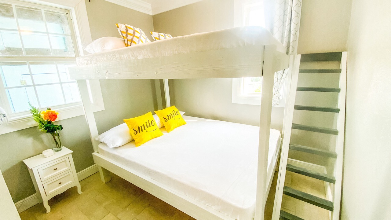 Photo of Bedroom in Nassau