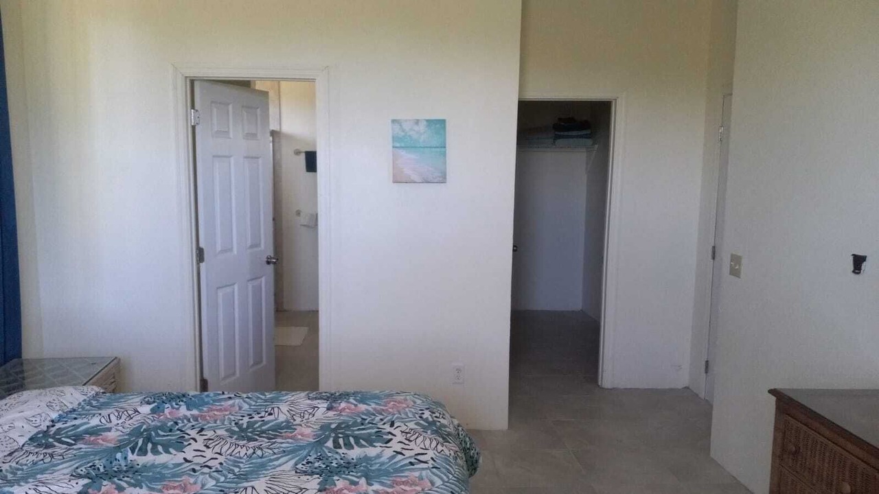 Photo of Bedroom in Green Turtle Cay