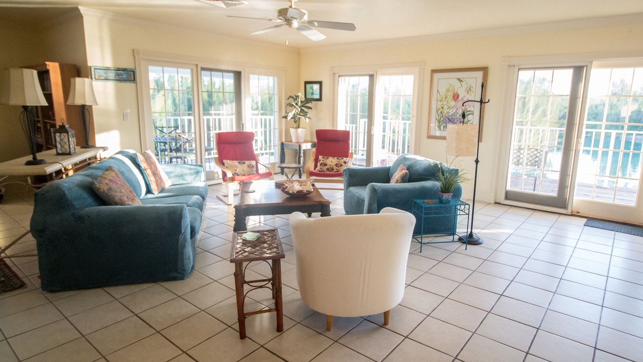 Photo of Livingroom in Lucaya