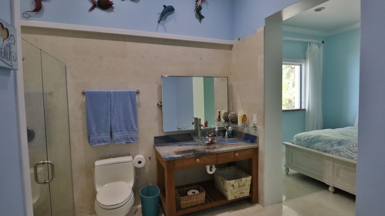 Photo of Bathroom in Alice Town