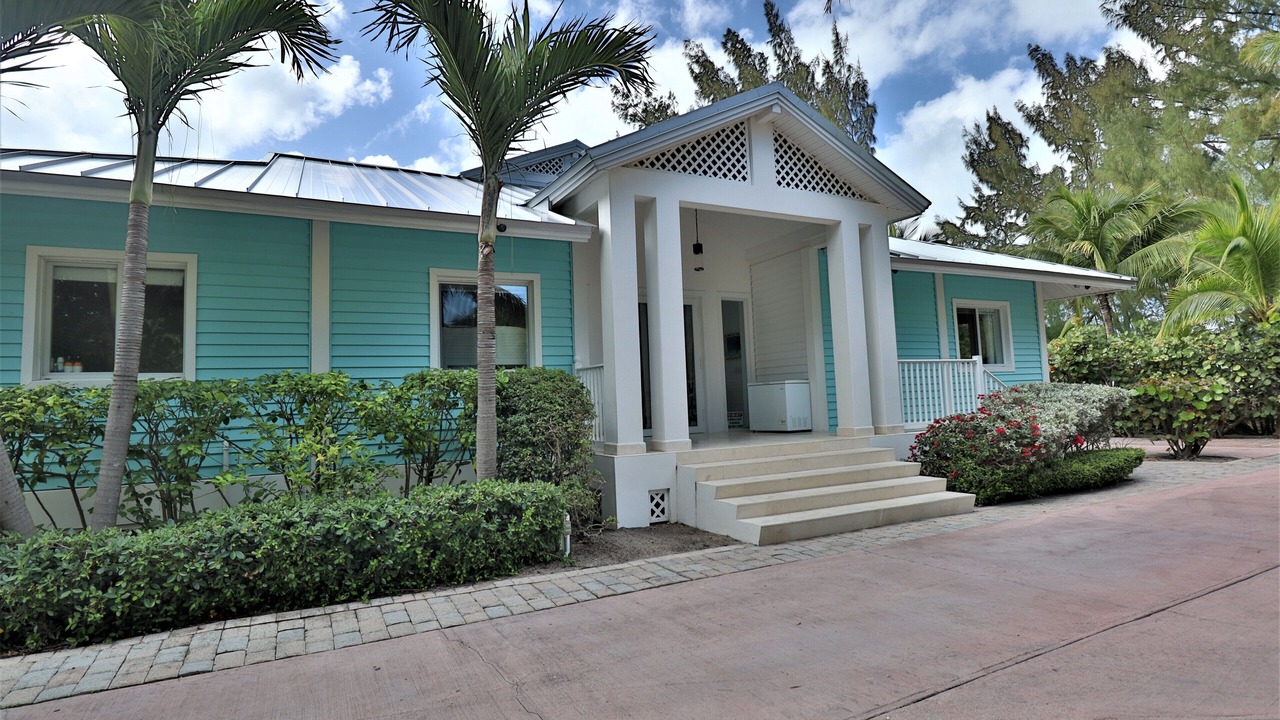 Photo of Outdoor in Alice Town