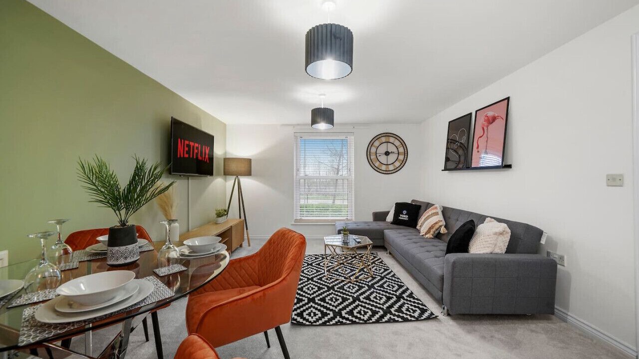 Photo of Livingroom in Bletchley