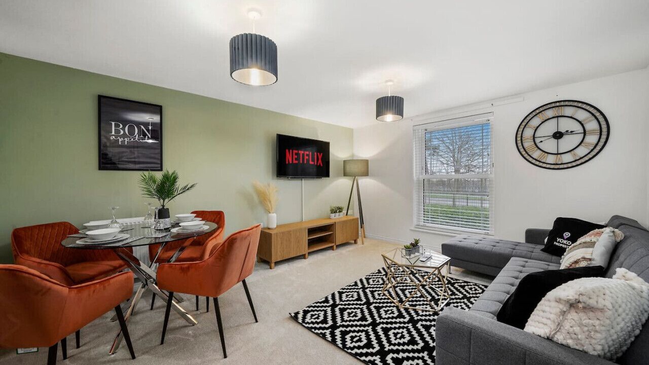 Photo of Livingroom in Bletchley