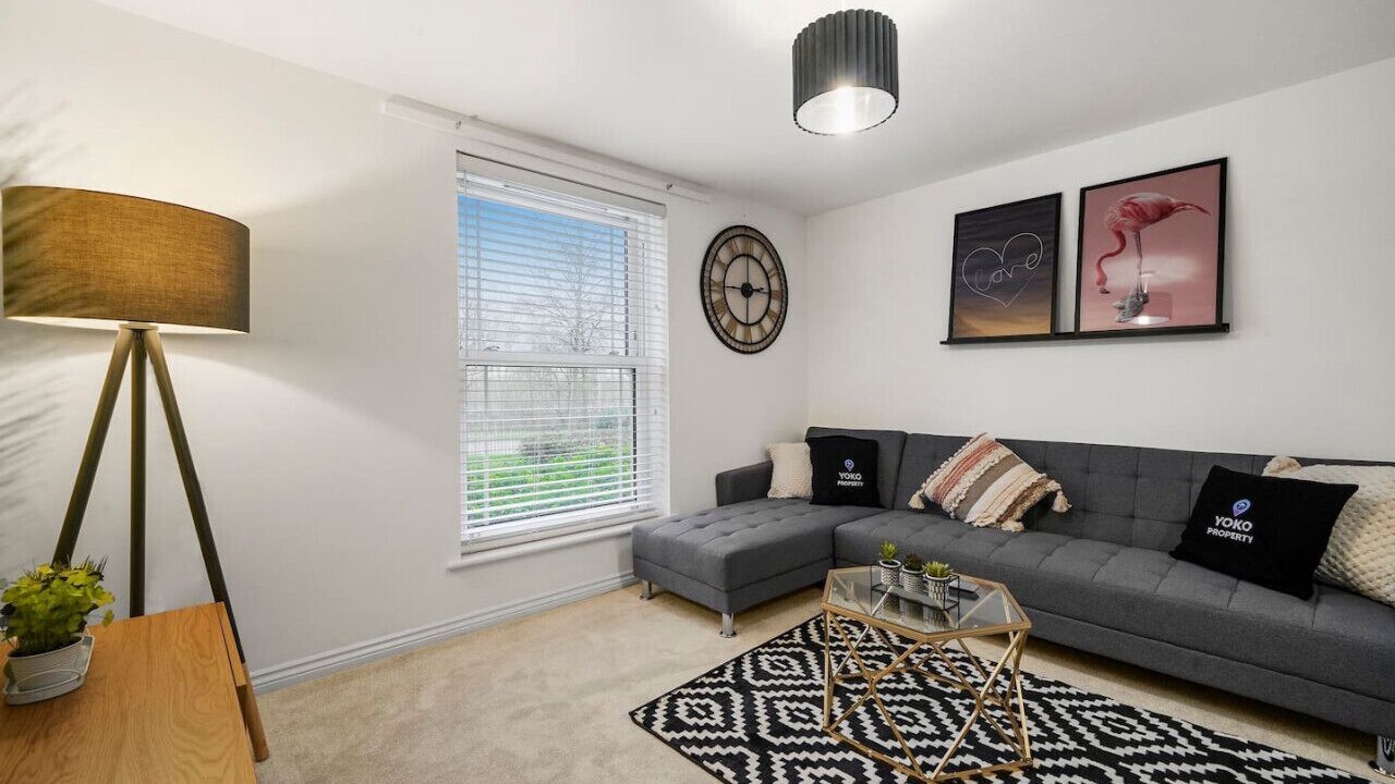 Photo of Livingroom in Bletchley